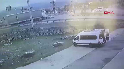 Gaziantep’te TIR ile çarpışan otomobildeki anne ve oğlu öldü; kaza kamerada