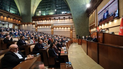 İBB Meclisinde, belediyenin 264 milyar 916 milyon liralık borcu gündeme geldi