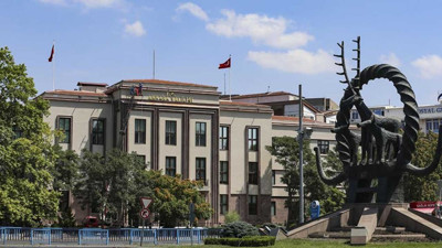 Ankara Valiliği'nden, 'Gözaltı sırasında kadın göstericinin vücudu görüldü' iddiasına açıklama