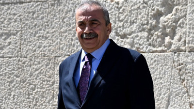 Aort damarı yırtılan Sırrı Süreyya Önder'in ameliyatı 12 saat sürdü; yoğun bakıma alındı