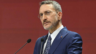 İletişim Başkanı Altun'dan İstanbul Havalimanı'ndaki üçlü pist operasyonuna ilişkin paylaşım