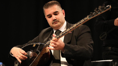 Başsavcı, 'Gel Sevelim' ve 'Yandı Bağrım' türküleri ile Neşet Ertaş'ı andı