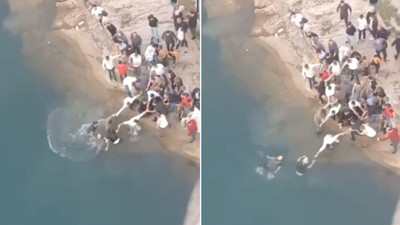 Boğulma tehlikesi geçirenler insan zinciri oluşturularak kurtarıldı; o anlar kamerada