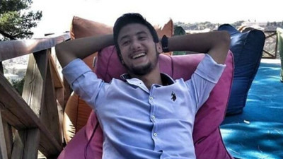 Güreşlere katıldığı boğasının boynuz darbeleriyle öldü