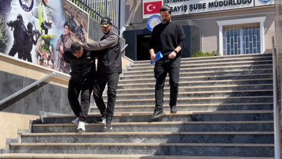 Başakşehir'de 118 suç kaydı bulunan dolandırıcılık şüphelisi yakalandı