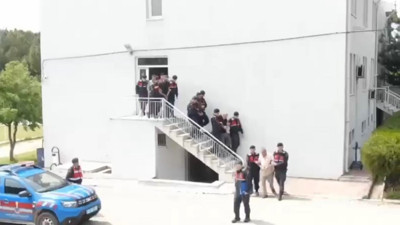 Manisa'da 'Çakallar' ve 'Tokuçlar' suç örgütlerine operasyon: 11 gözaltı