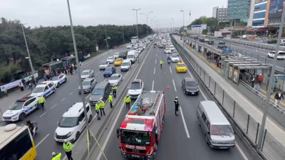 Bakırköy'de motosiklet tankere çarptı; iki şerit trafiğe kapatıldı