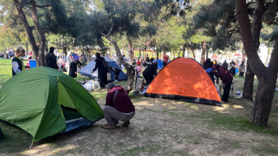 İstanbullular 6,2 büyüklüğündeki depremin ardından sokaklara döküldü