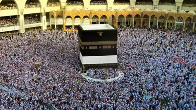 Suudi Arabistan'dan Mekke'ye girişlerde yeni kısıtlama