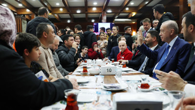 Cumhurbaşkanı Erdoğan, Kağıthane'de depremden etkilenenleri ziyaret etti