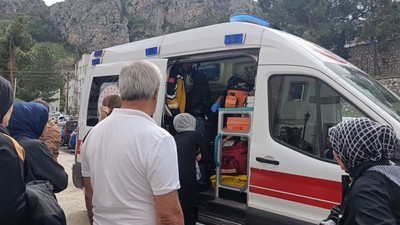 Barışma teklifine olumsuz yanıt aldı, kendini karnından bıçakladı
