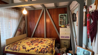 Dedelerinin evlerine çelik konstrüksiyondan yaptığı deprem sığınağı sayesinde güvende hissediyorlar