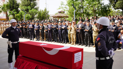 TIR'ın çarpması ile şehit olan polis memuru, memleketine uğurlandı