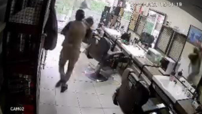 Beylikdüzü'nde deprem sırasında oğlunu berberde unuttu