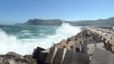 Amasra'da fırtına; dalga boyu 5 metreye ulaştı, helikopter piste güçlükle indi