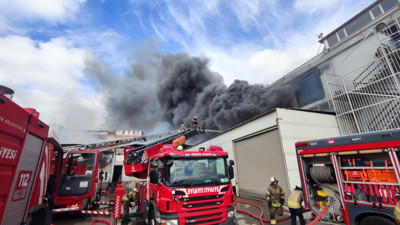 Sancaktepe'de iş merkezinde yangın