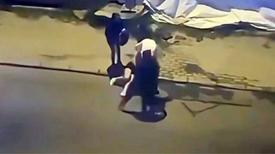 Avcılar'da kadına şiddet kamerada: Tekme tokat darbedildi, yerde sürüklendi