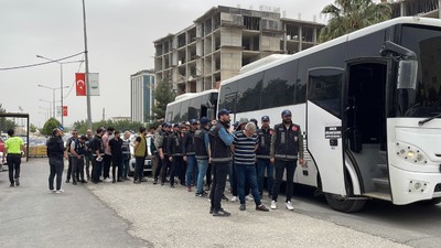 Depremde hasar gören otomobillerle 'Change' yapan şebekeye operasyon: 15 gözaltı