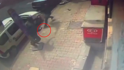 Esenyurt'ta kavgada husumetlisine ateş etti; yoldan geçeni öldürdü