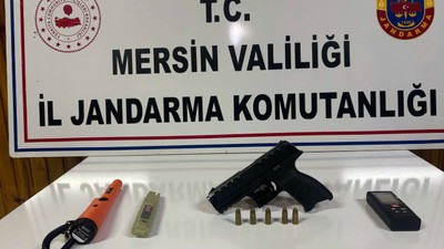 Eski vali ile emekli albay, kaçak kazıda yakalandı