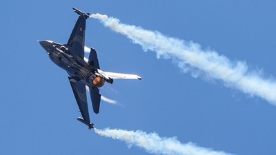 Rum kesiminde dikkatler TEKNOFEST KKTC'de... Omega TV, Türk savaş uçaklarının Lefkoşa'daki uçuşuna yer verdi