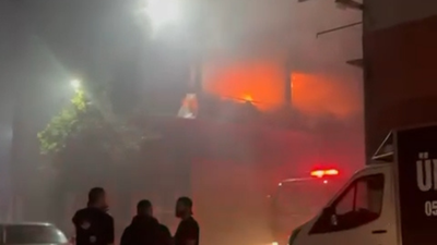 Zeytinburnu'nda iş yerinde çıkan yangın söndürüldü