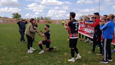Nevşehir'de amatör futbolcudan şampiyonluk maçında önce evlilik teklifi