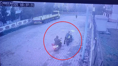 21 motosiklet çalan 2 kardeş yakalandı; o anlar kamerada