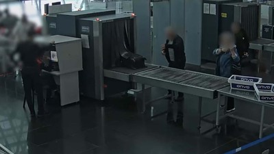 Valizde diş macunu tüplerine gizlenmiş tarihi eserler ele geçirildi