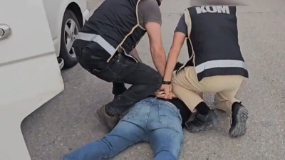 Çorum'da takibe alınan minibüste 118 adet ruhsatsız av tüfeği ele geçirildi