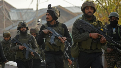 Hindistan ordusu, Pakistan ve ona bağlı Azad Keşmir'deki "hedeflere" askeri operasyon başlattı... Pakistan: Hindistan'ın saldırılarına karşılık vereceğiz