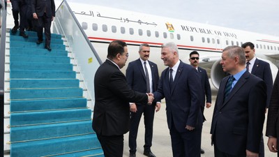 Bakan Bolat, Irak Başbakanı Sudani'yi karşıladı