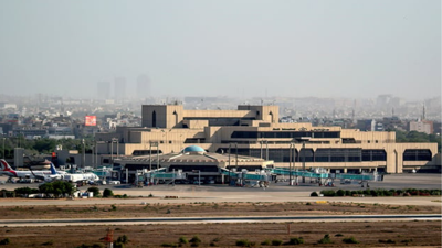 Pakistan'da Karaçi, Lahor ve Sialkot havalimanlarında uçuşlar durduruldu