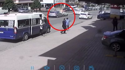 Yayaya yol vermek için duran otomobile arkadan gelen araçlar çarptı