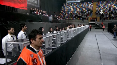 Beşiktaş'ta Serdal Adalı, yeniden başkan seçildi