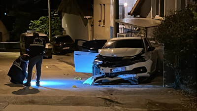 Kocaeli’de otomobille seyir halindeyken silahlı saldırıya uğrayan sürücü yaralandı