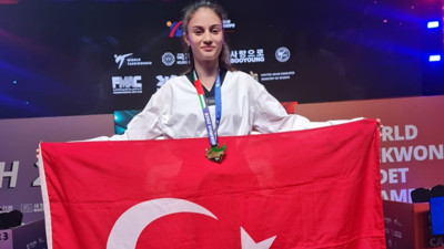 Sena Yılmaz, taekwondoda dünya şampiyonu oldu