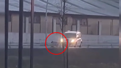 Arnavutköy'de hafif ticari araçla drift attı; arkadaşı camdan düştü