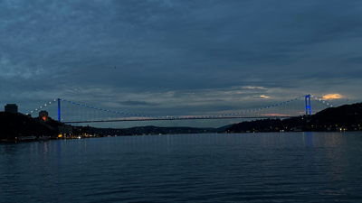FSM Köprüsü, Engelliler Haftası dolayısıyla mavi renge büründü