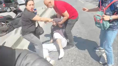 Esenyurt'ta yaya geçidinde tekmeli yol verme kavgası kamerada