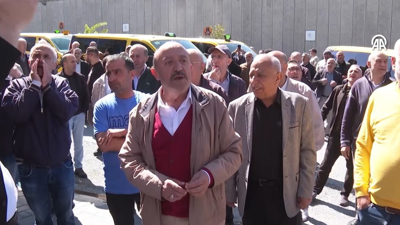 İstanbul'da taksicilerden 8+1 uygulamasına protesto