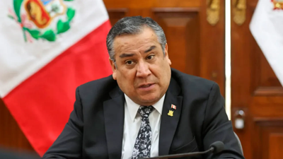 Peru Başbakanı Adrianzen, görevinden istifa etti