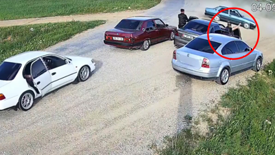 Drift atıp, yolu kapatarak tabancayla ateş açtılar; o anlar kamerada