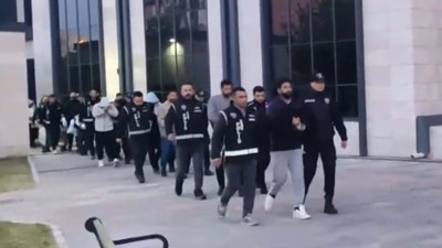 Gökçeada'da 2 aileye 'nitelikli yağma' operasyonu; 13 gözaltı