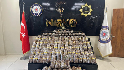 Van'da nakliye aracında 84 kilo 460 gram esrar ele geçirildi: 2 tutuklama