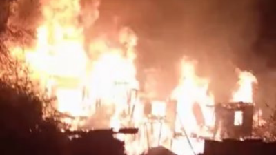 Çorum'da yangın; 2 ev ve 2 samanlık kullanılamaz hale geldi