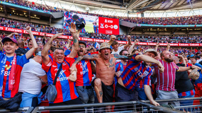 Crystal Palace, ilk kez FA Cup'ı müzesine götürdü