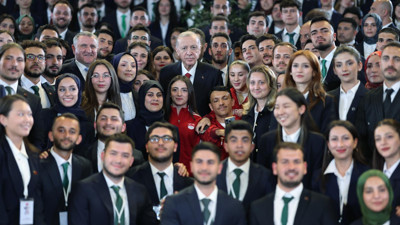 Cumhurbaşkanı Erdoğan: Terörsüz Türkiye kavşağını geçip Türkiye Yüzyılı’na hızla ulaşacağız