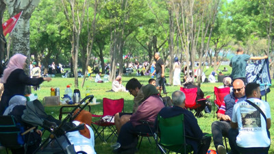 İstanbullular tatil ve sıcak havada parklarla sahillere akın etti