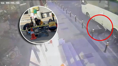 Küçükçekmece'de feci olay! Fenalaşarak yola düşen yayayı servis minibüsü ezdi